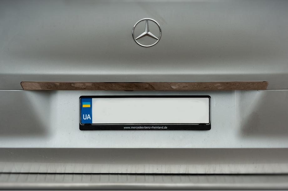Mercedes Vito/V-class W447 2014- Ornament lat din inox deasupra numarului de inmatriculare Image