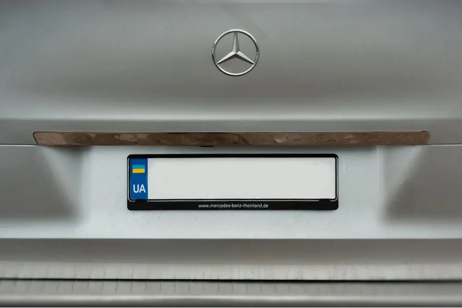 Mercedes Vito/V-class W447 2014- Ornament lat din inox deasupra numarului de inmatriculare Image