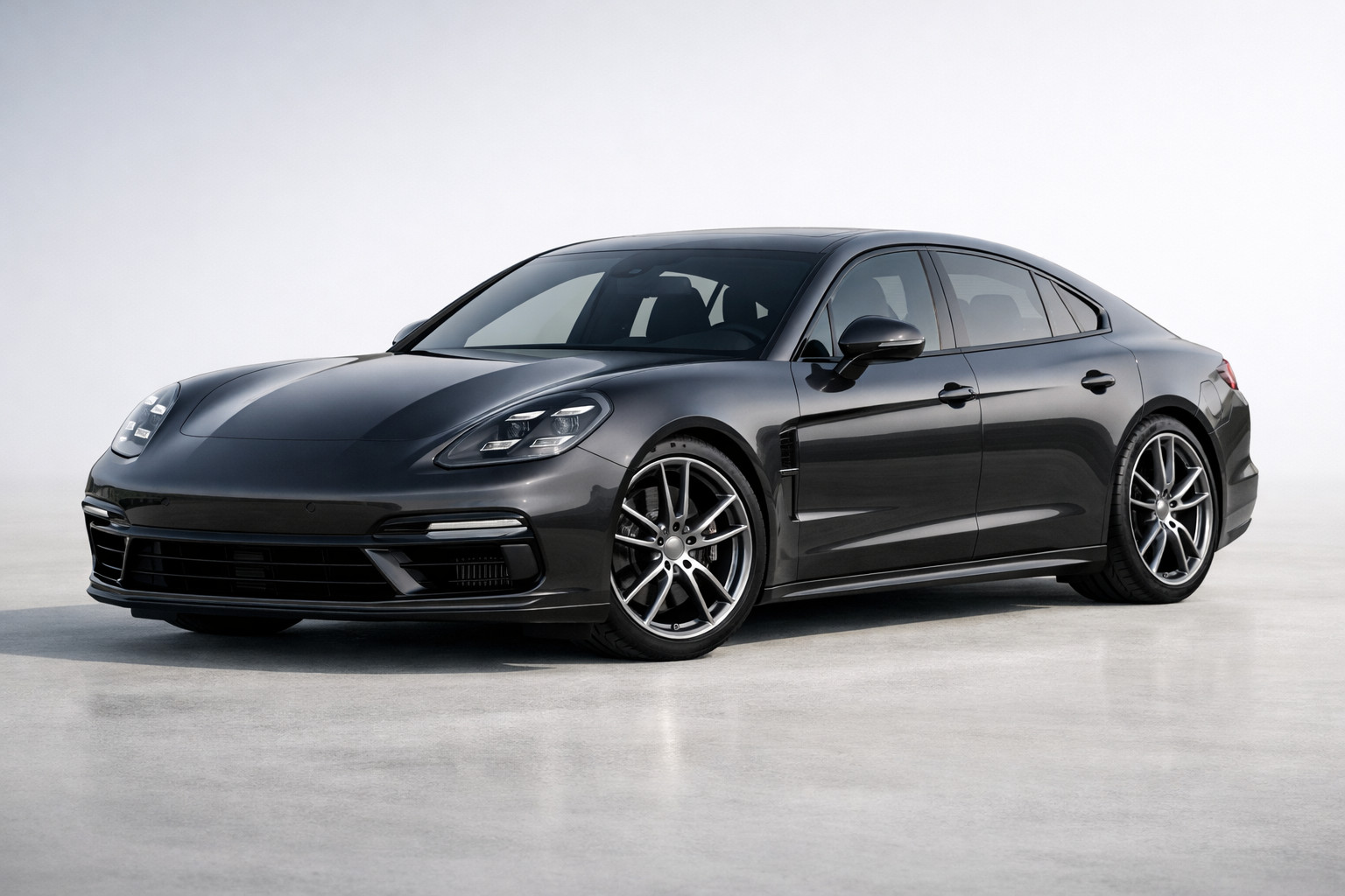 Test Porsche Panamera: un Porsche mare, nu doar pentru imagine