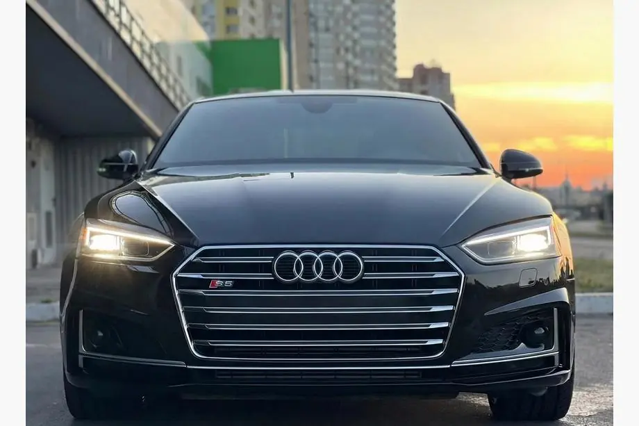 Audi A5 2016-2025 Grila fata S-style (2016-2019, cu crom) Image