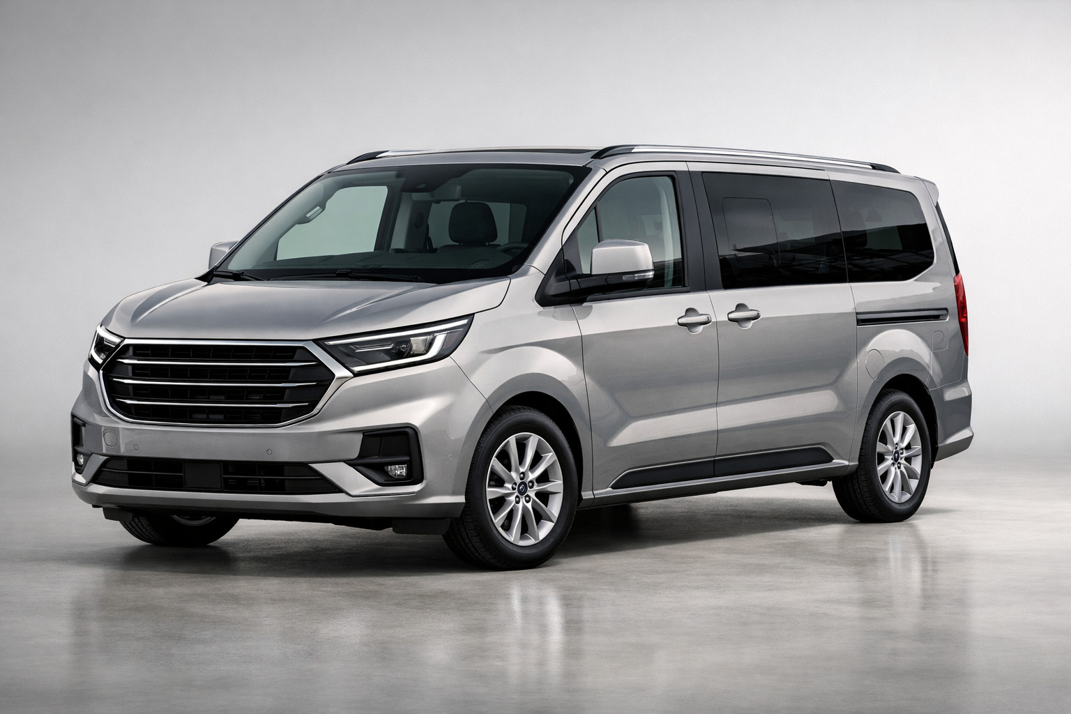 Test Ford Tourneo Custom 2024: van modern pentru afaceri si familie