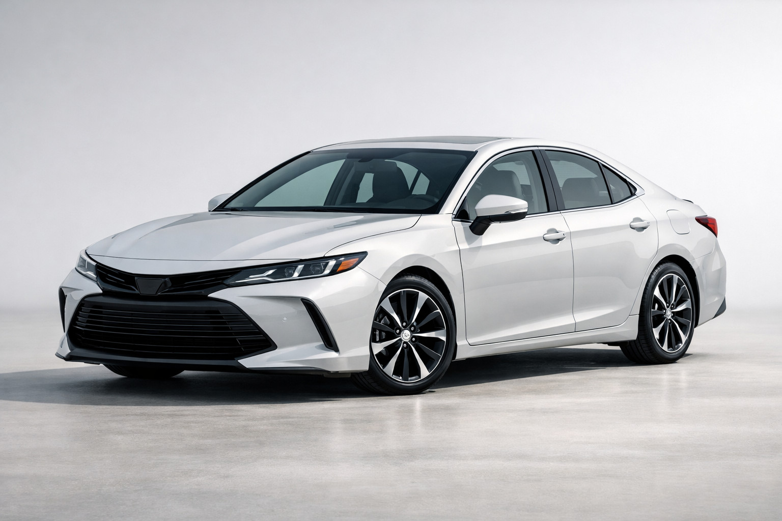 Test Toyota Camry (XV80): sedan hibrid fiabil de noua generatie