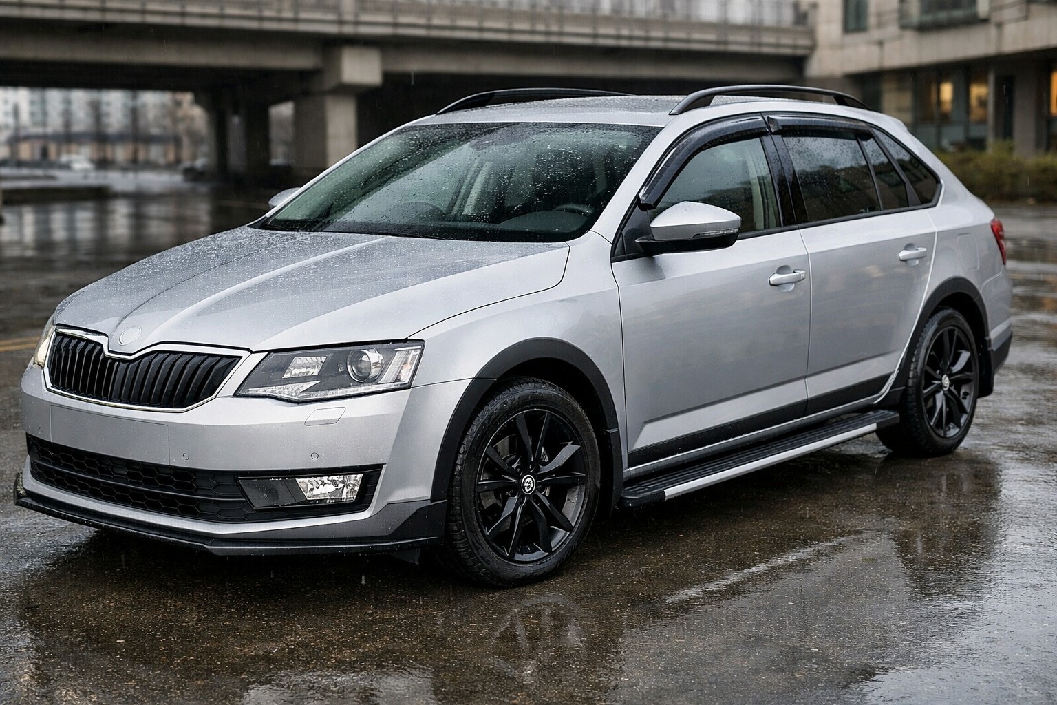 Upgrade de start pentru Skoda Octavia A7: oras, ploaie si praguri curate