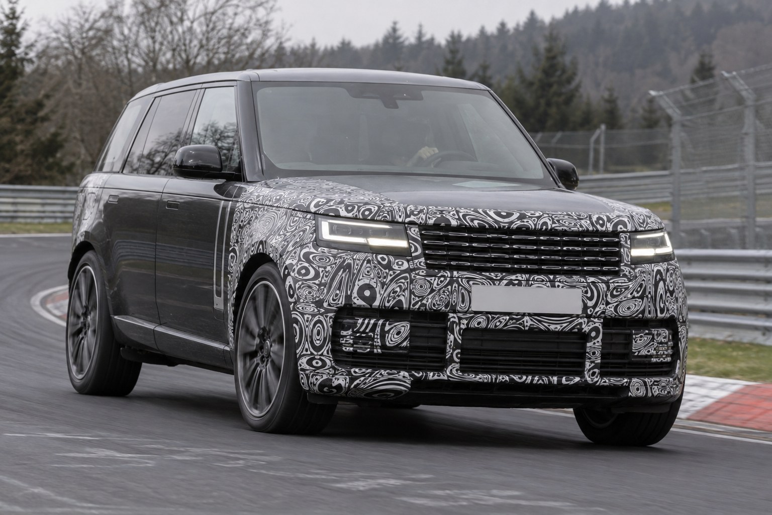 Range Rover facelift 2027: ce se schimba la L460 dupa exemplul Range Rover-ului electric
