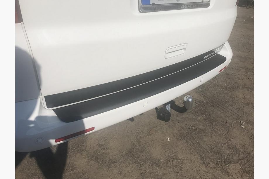 Volkswagen T5 Multivan 2003–2010 Protectie bara spate cu margine (plastic ABS) Foto 4
