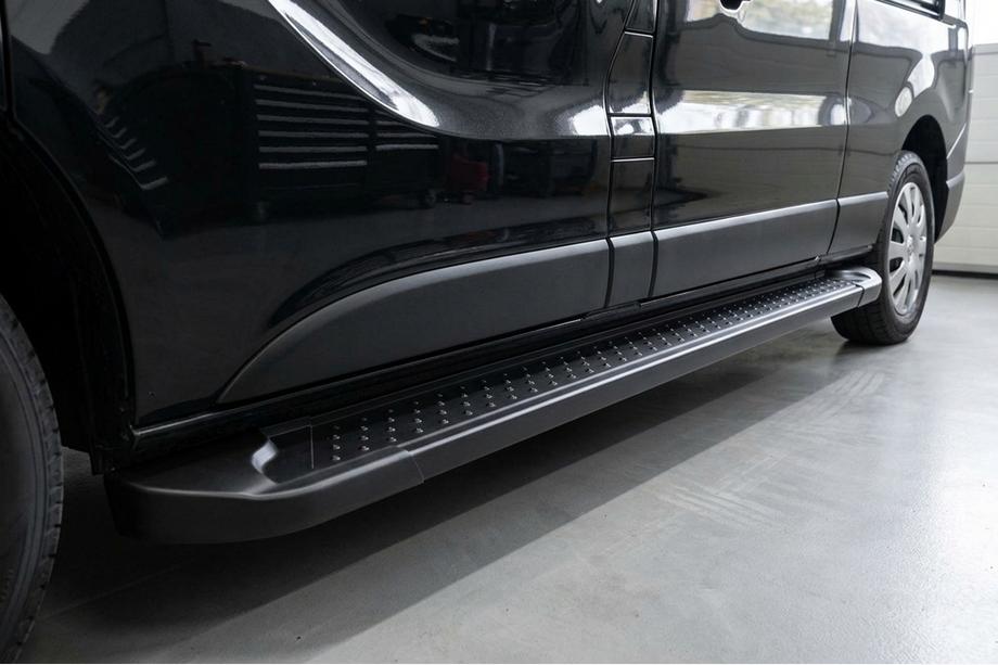 Opel Vivaro 2015-2019 Praguri Laterale Allmond Black (2 buc, Aluminiu) Image