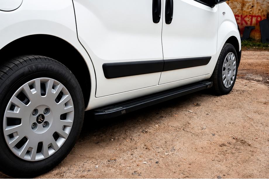 Citroen Nemo 2007-2017 Praguri Laterale Rainbow Black (2 buc, Profil Aluminiu) Image