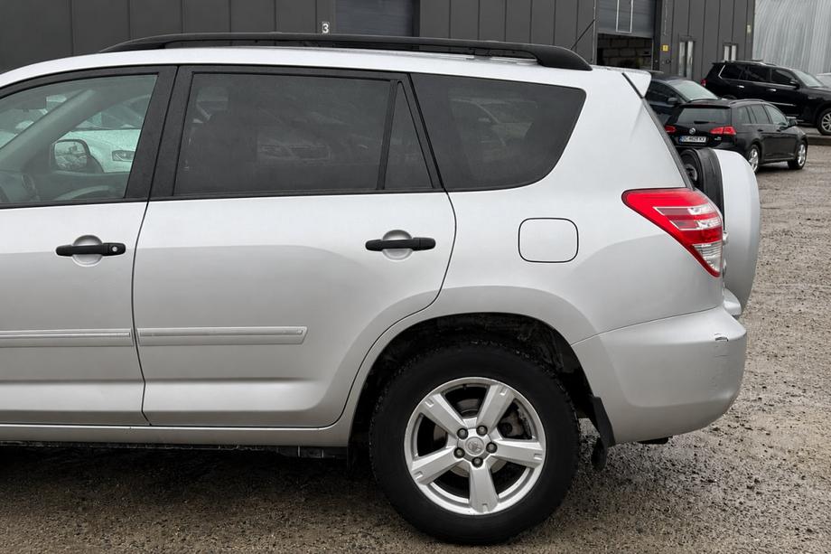 Toyota Rav 4 2006-2013 Bare longitudinale OEM negre (aluminiu) Image