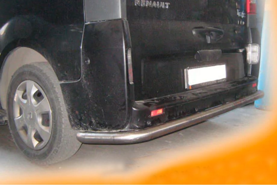 Renault Trafic 2001–2015 Protectie spate cu colturi (inox) Foto 2