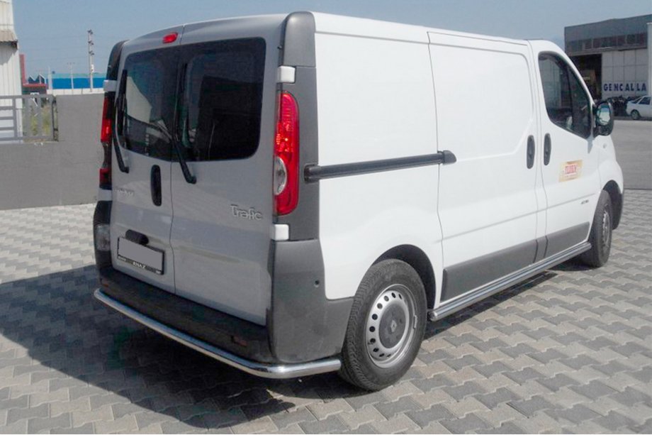 Renault Trafic 2001–2015 Protectie spate cu colturi (inox) Image