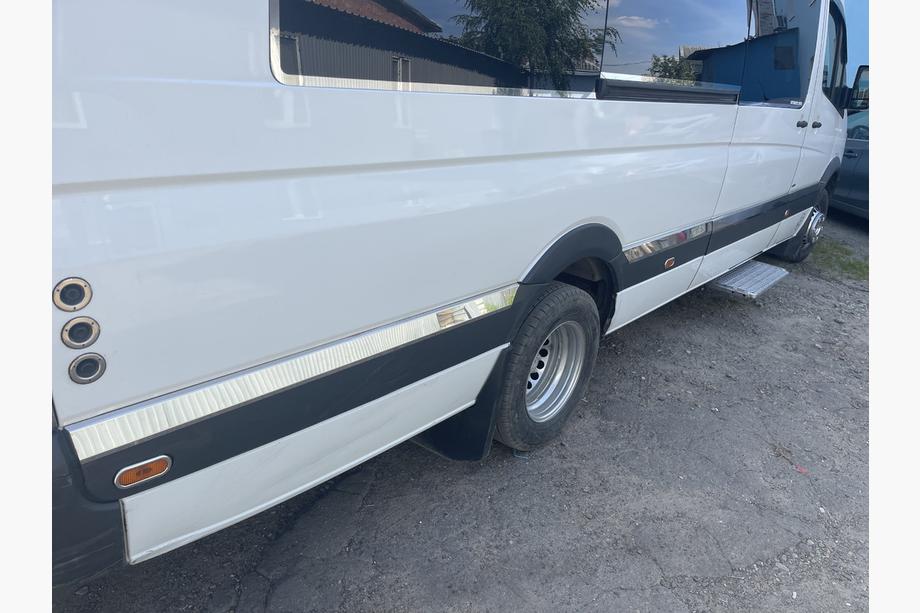 Mercedes Sprinter W906 2006–2018 Molduri usi din inox Ampatament mediu. OmsaLine - Otel inoxidabil italian Foto 8