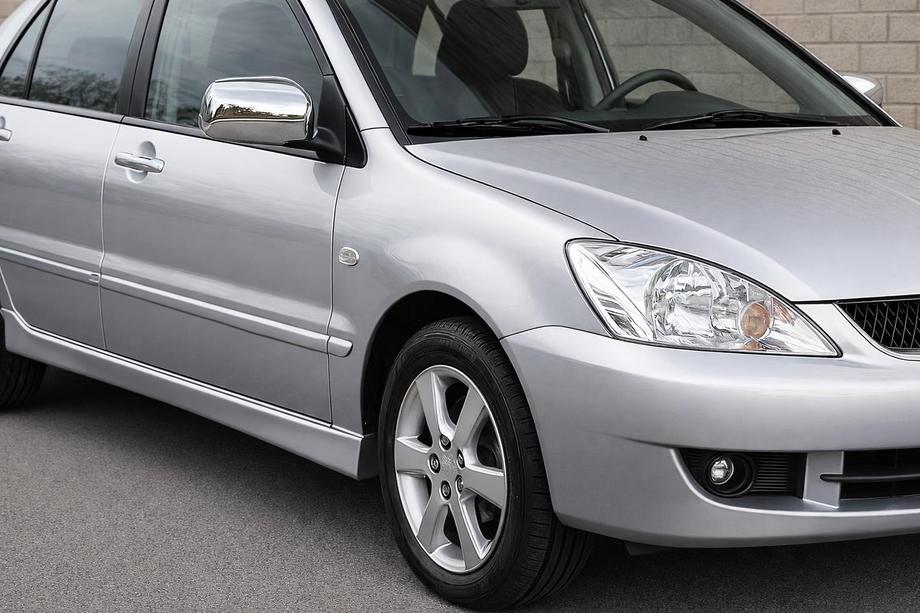 Mitsubishi Lancer 9 2004-2008 Capace Oglinzi Cromate (2 buc) Image