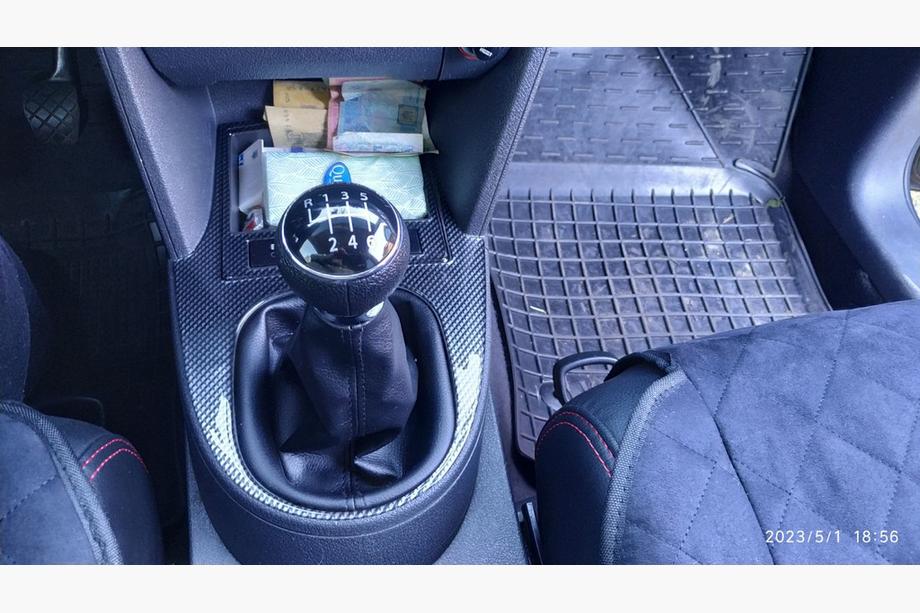 Volkswagen Touran 2003-2010 Capace Panou Bord Carbon Foto 13