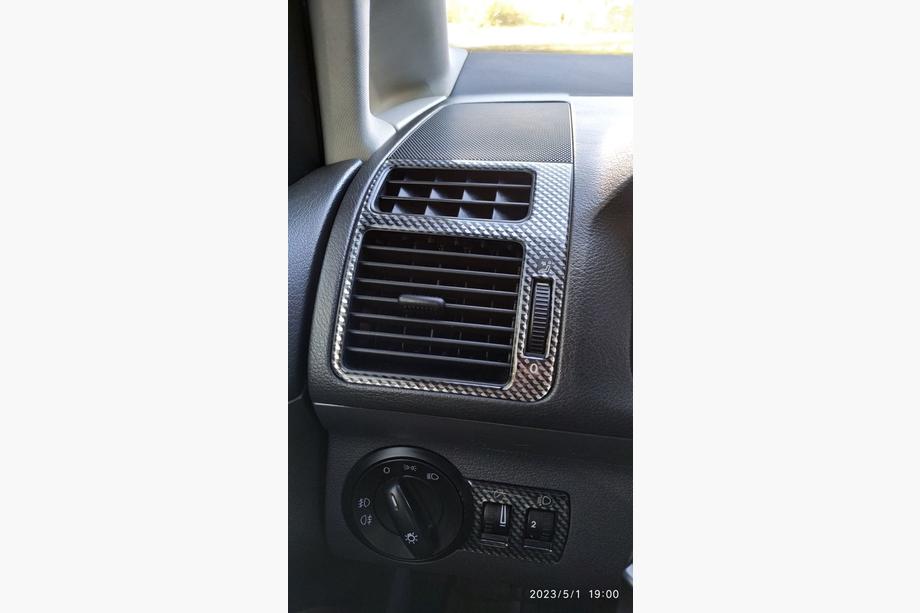 Volkswagen Touran 2003-2010 Capace Panou Bord Carbon Foto 17
