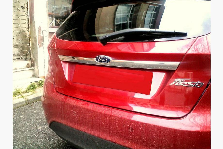 Ford Fiesta 2008-2017 Ornament cromat deasupra numarului (inox) OmsaLine - Otel Inoxidabil Italian Image