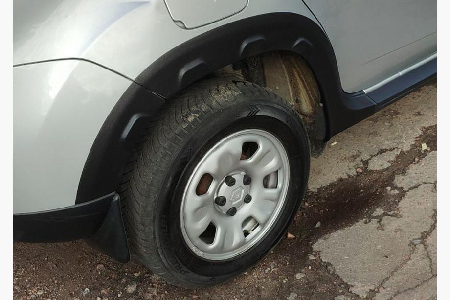 Dacia Duster 2008-2018 Extensii aripi cu margini (8 buc, plastic) Foto 10