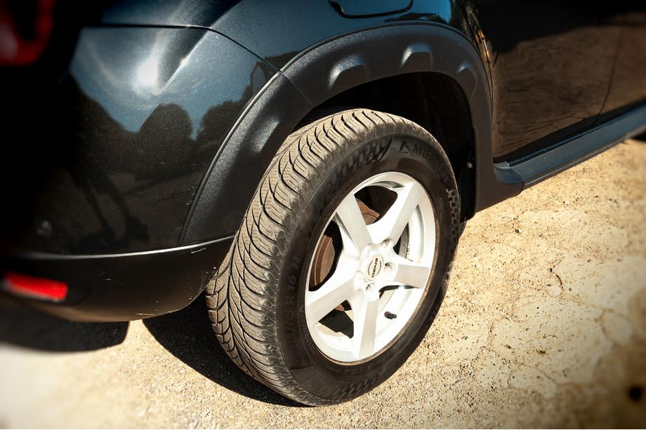 Dacia Duster 2008-2018 Extensii aripi cu margini (8 buc, plastic) Foto 9