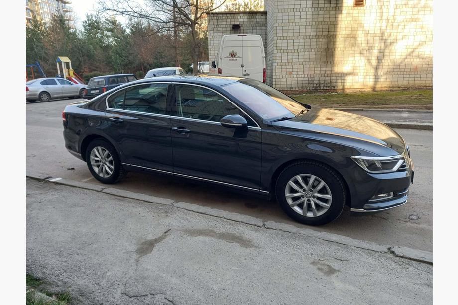 Volkswagen Passat B8 2015-2023 Moldinguri usi SD/SW (8 buc, inox) Image
