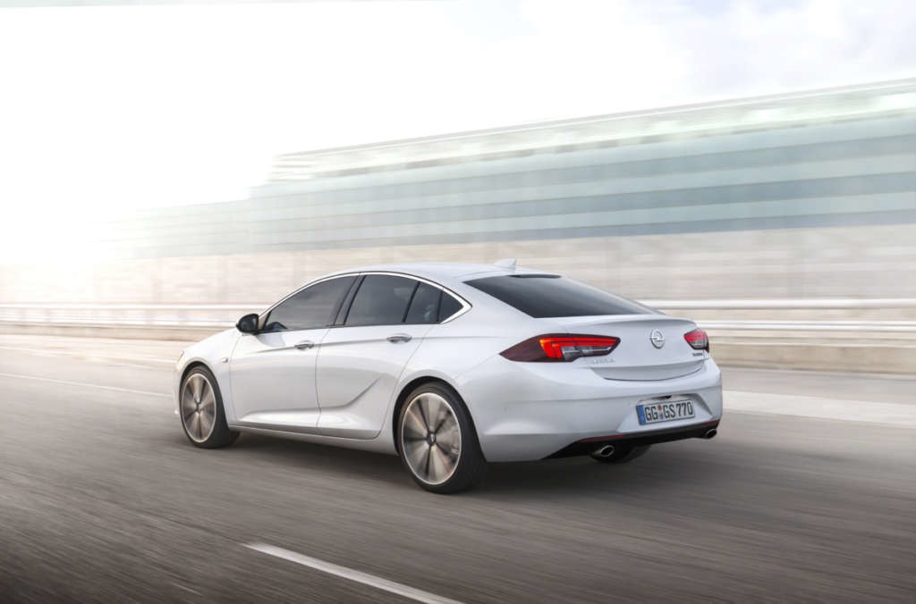 Recenzie a noului Opel Insignia liftback