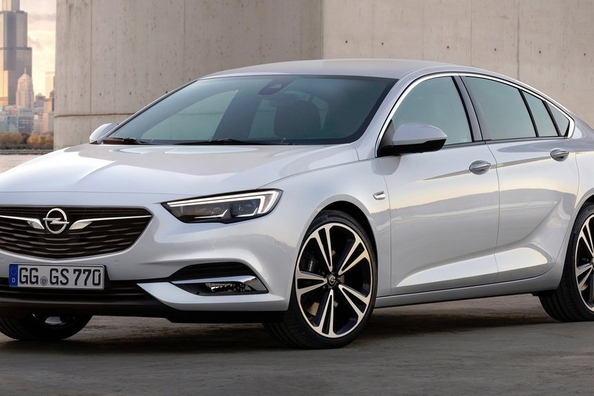 Recenzie a noului Opel Insignia liftback
