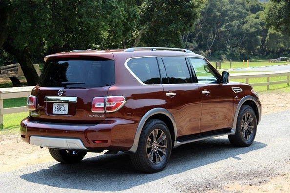 Review actualizat suv Nissan Armada Fotografie 3