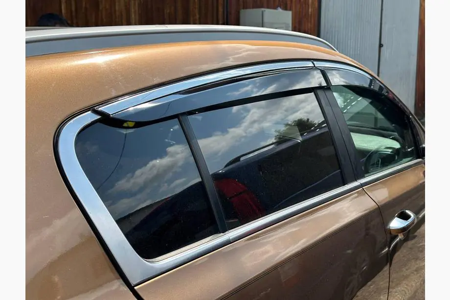 Kia Sportage 2015-2021 Deflectoare Geamuri cu Molding Cromat (4 buc, Niken) Foto 10
