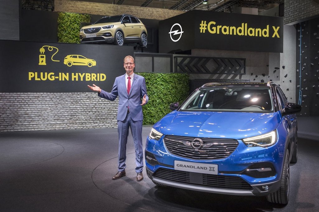Opel a prezentat prima sa mașină hibridă