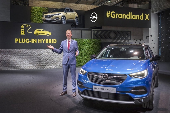 Opel a prezentat prima sa mașină hibridă