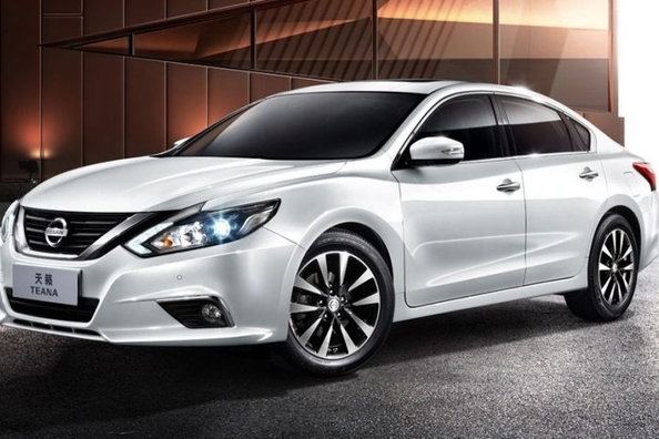 Review sedan Nissan Teana