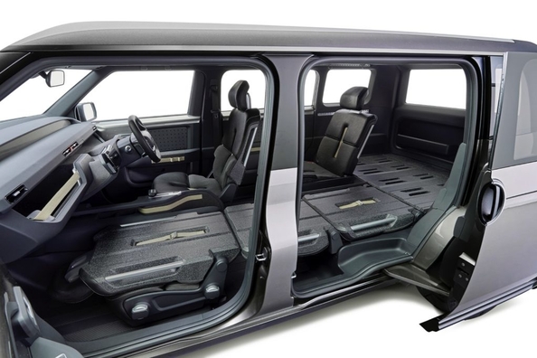 Toyota a prezentat un amestec de suv si van Fotografie 4