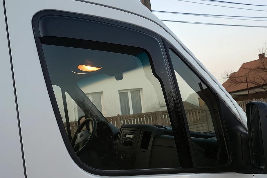 Mercedes Sprinter W906 2006–2018 Deflectoare auto adezive (2 buc, HIC) Foto 2