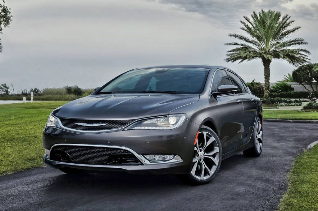 Cât costă noul Chrysler și care sunt caracteristicile sale?
