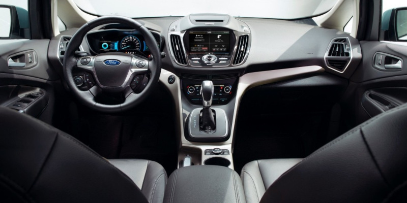 Review compact unui minivan Ford C-Max
