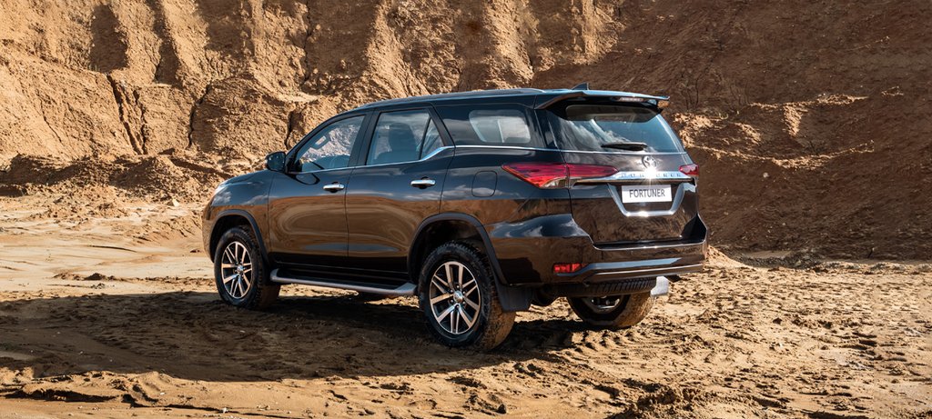 Prezentare generală a 7-local suv Toyota Fortuner