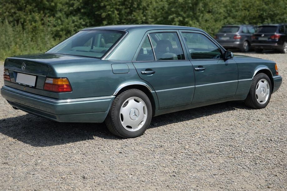 Mercedes E-class W124 1984–1997 Ornamente aripi 1989-1995 (4 buc, inox) Foto 1