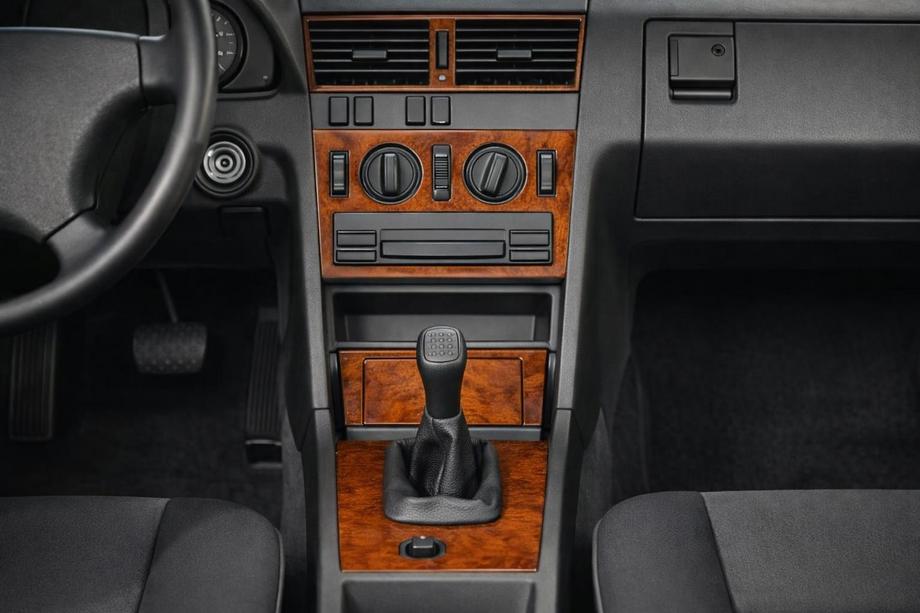 Mercedes C-class W202 1993-2001 Capace bord (1993-1995) Titan Foto 1