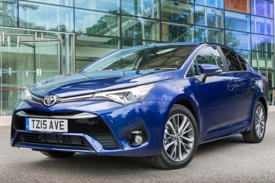 Review actualizat sedan Toyota Avensis