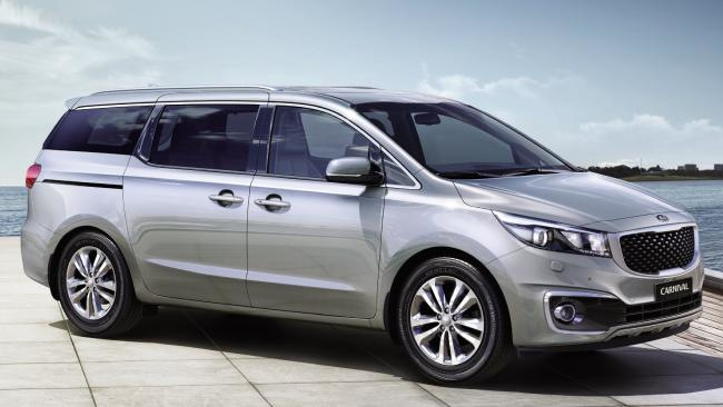 Review minivan KIA Carnival