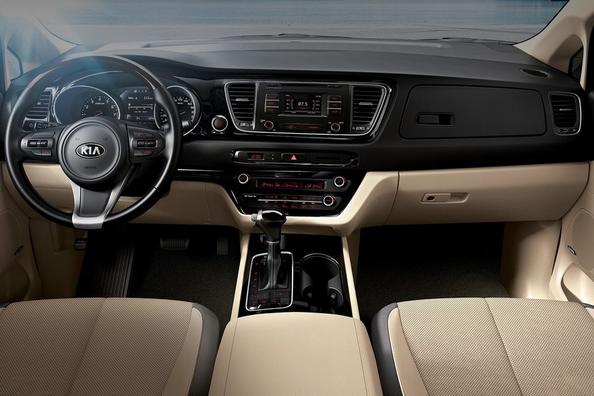 Review minivan KIA Carnival Fotografie 5