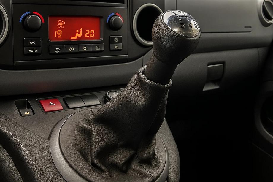 Peugeot Partner Tepee 2008-2018 Husa Schimbator Piele Image