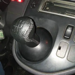 Schimbator viteze (piele)