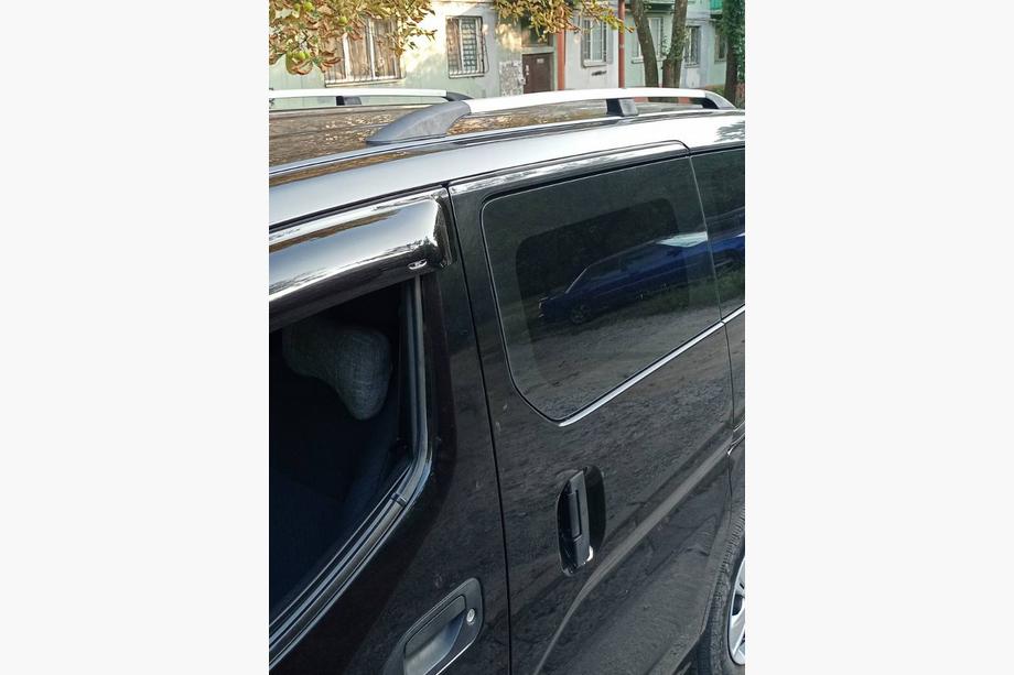 Nissan NV200 2009- Bare Longitudinale Crom Image