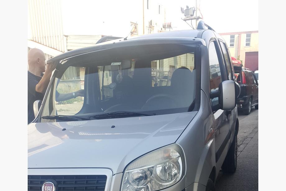 Fiat Doblo I 2001-2005 Viziera parbriz (negru lucios, 5mm) Foto 3