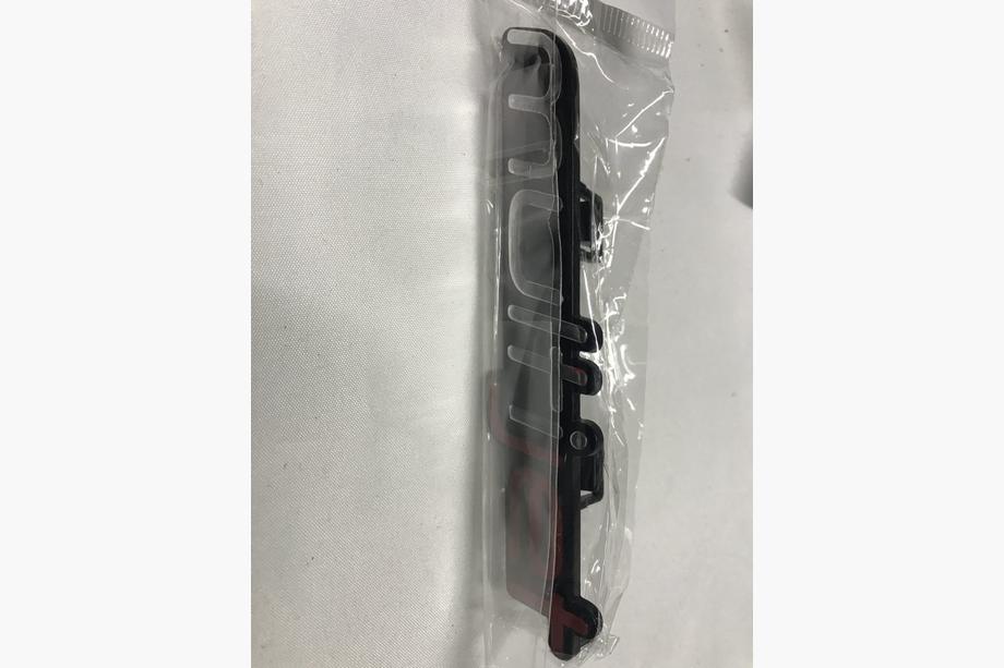 Alfa Romeo MiTo 2008-2018 Emblema Multijet (cu clips) JET - rosu inchis Foto 2