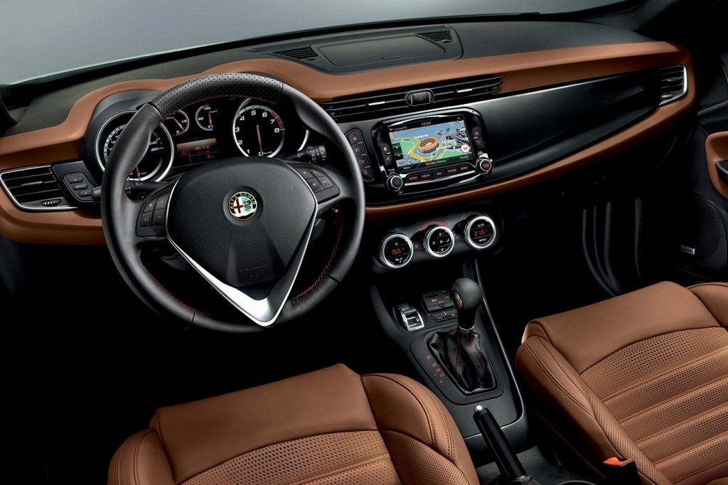 Review cu cinci uși hatchback Alfa Romeo Giulietta