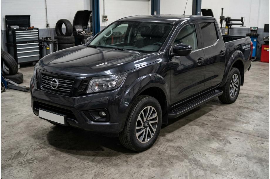 Nissan Navara/NP300 2016- Praguri Laterale Allmond Black (2 buc, aluminiu) Foto 1