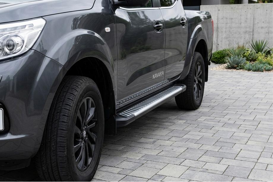 Nissan Navara/NP300 2016- Praguri Laterale Line (2 buc, Aluminiu) Image