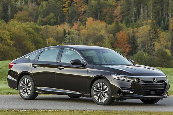 Review sedan Honda Accord a zecea generație Fotografie 5