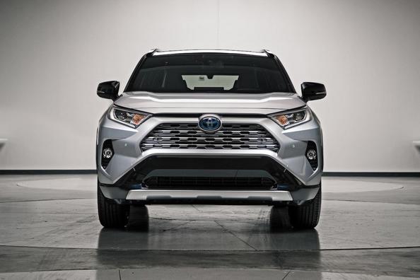 Crossover-ul Toyota RAV4 2019 modelul anului