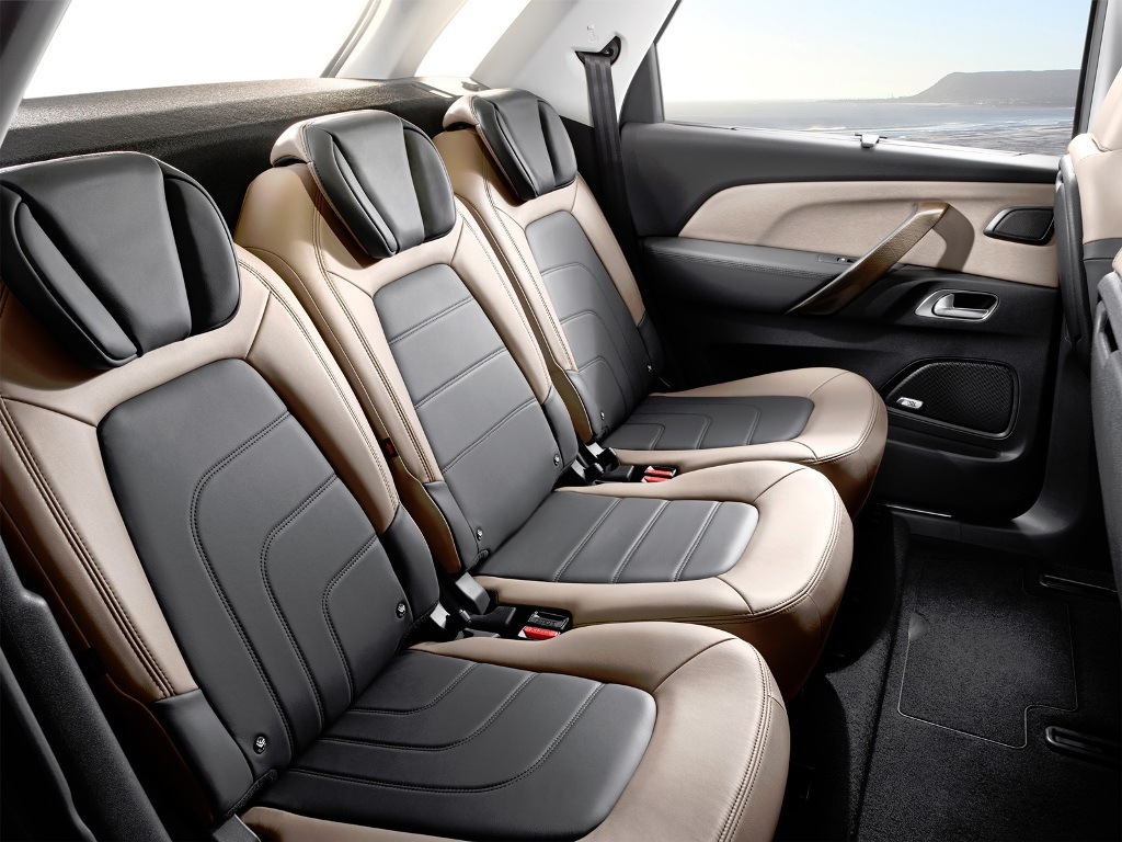 Review minivan compact Citroen C4 Picasso